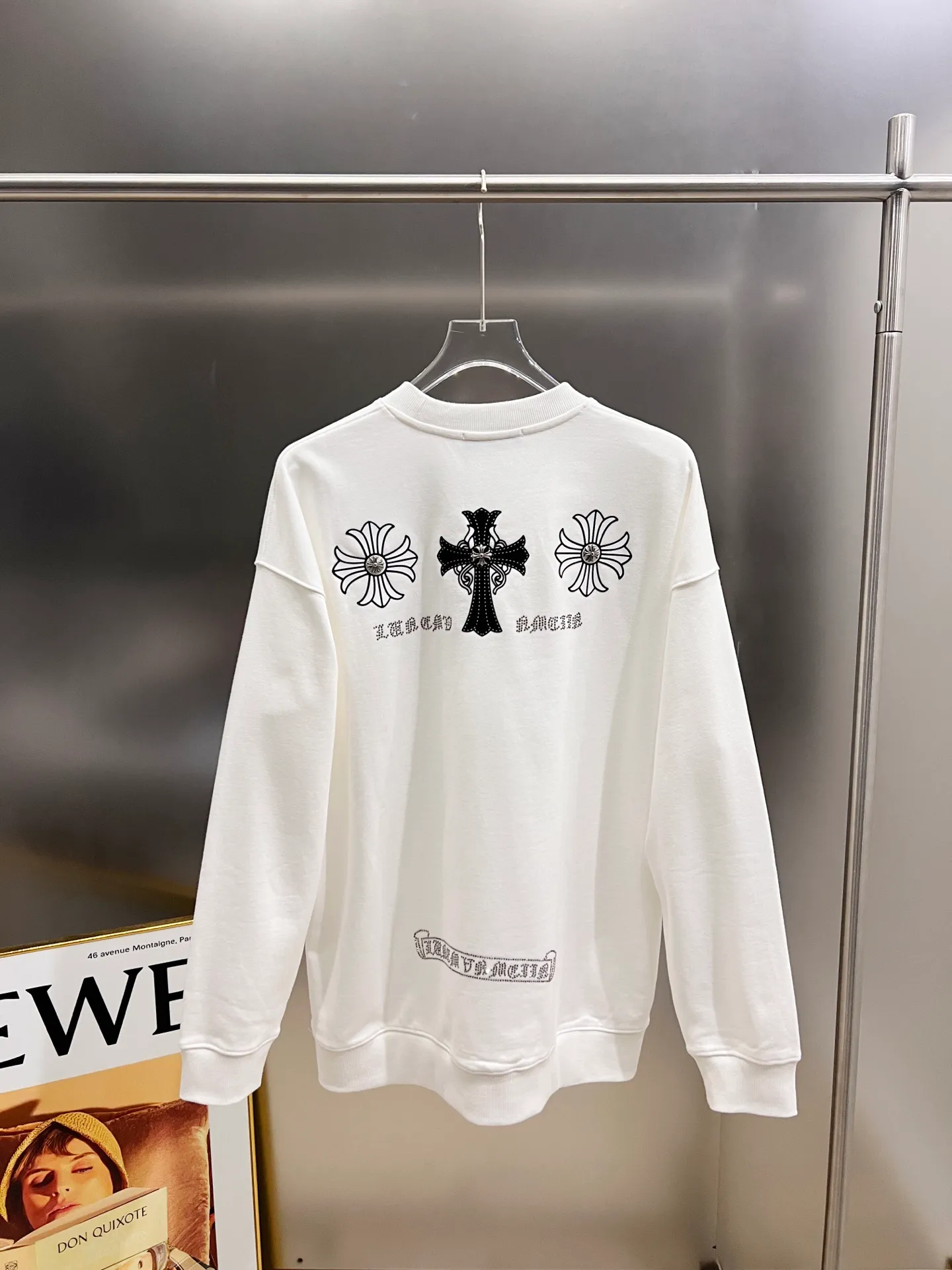 🅿️280 CH Crowe 2025 Autumn and Winter New Style Round Neck Long Sleeve Sweater Cross Patch Leather + Customized Hardware Metal Horseshoe Sanskrit Characters + Middle Eastern Australian Diamond Design Craftsmanship The real thing is great🔥Same style for men and women, loose version Size S M L XL XXL Five sizes Black White